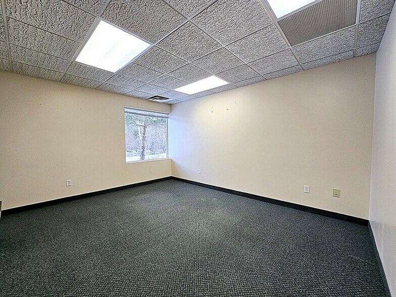 More Photos Of 5833 Pecan St, North Branch Office For Sale