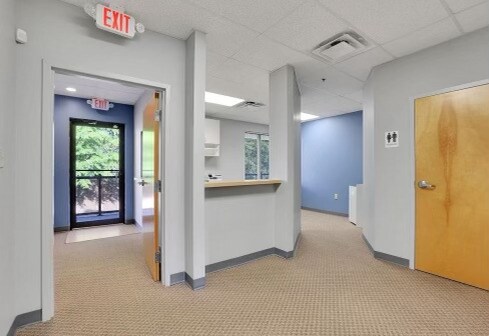 More Photos Of 12 Sammy McGhee Blvd, Jasper Medical For Sale