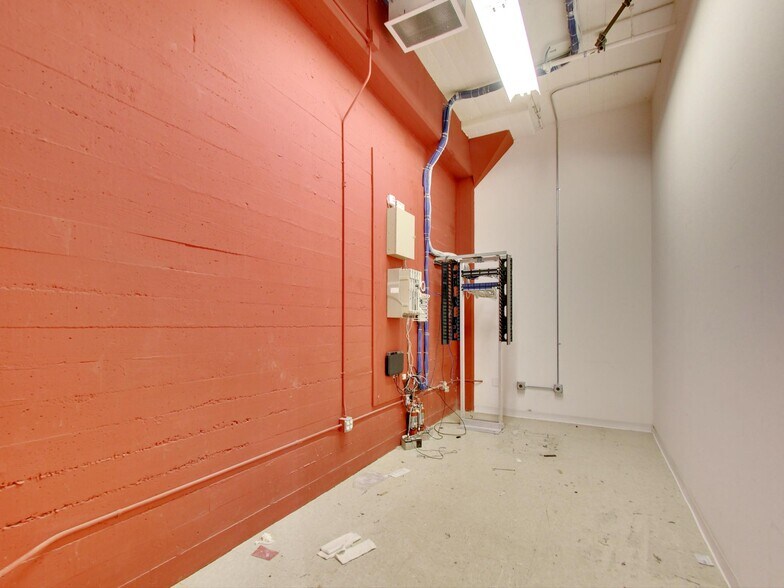 More Photos Of 1890 Bryant St, San Francisco Warehouse For Lease