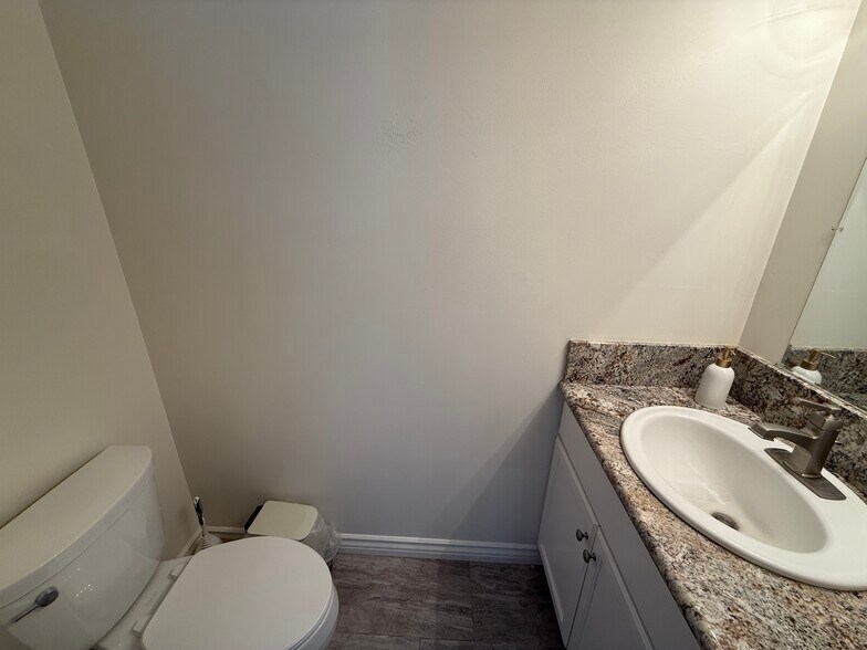 More Photos Of 207 W Alameda Ave, Burbank Office For Sale