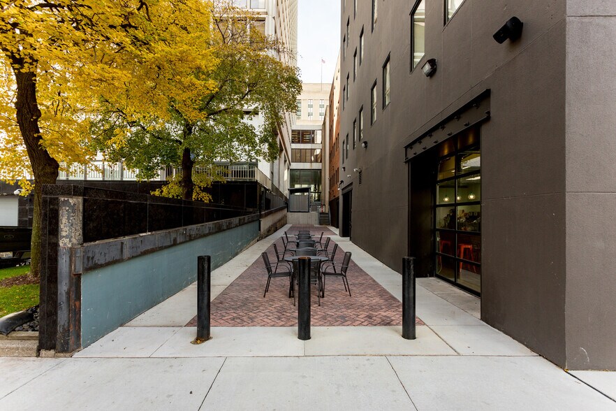 More Photos Of 220 W Congress St, Detroit Office For Lease