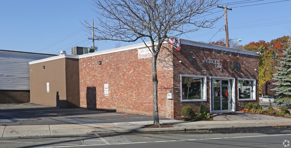 More Photos Of 174 Islip Ave, Islip Restaurant For Sale