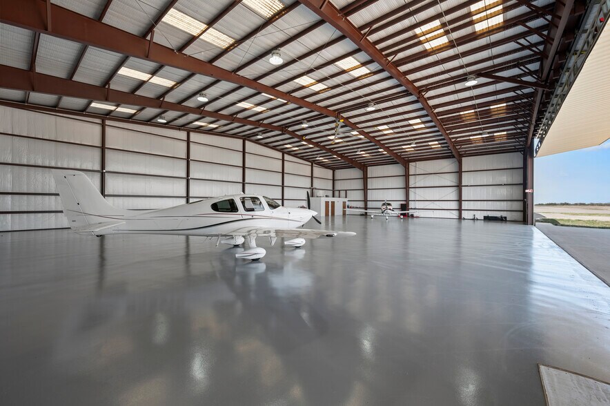 More Photos Of 1438 Airport Blvd, Mesquite Specialty For Sale