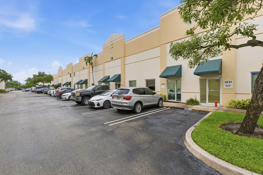 More Photos Of 1039-1039 NW 31st Ave, Pompano Beach Manufacturing For Lease