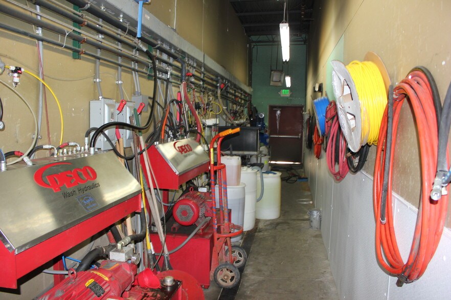 More Photos Of 12131 N Federal Pky, Westminster Carwash For Sale