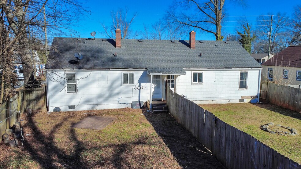 More Photos Of 610 Armstrong St SE, Marietta Multifamily For Sale