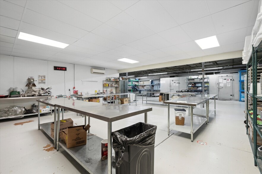 More Photos Of 1100-1104 E Berks St, Philadelphia Flex For Sale