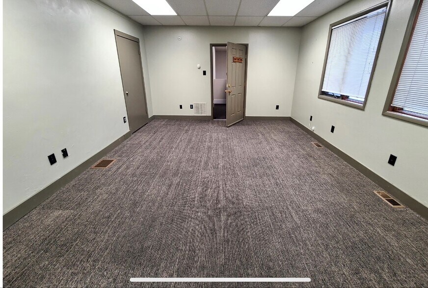 More Photos Of 601 E Seltice St, Post Falls Office For Lease