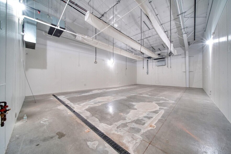 More Photos Of 8975 Page Ave, Jackson Warehouse For Sale
