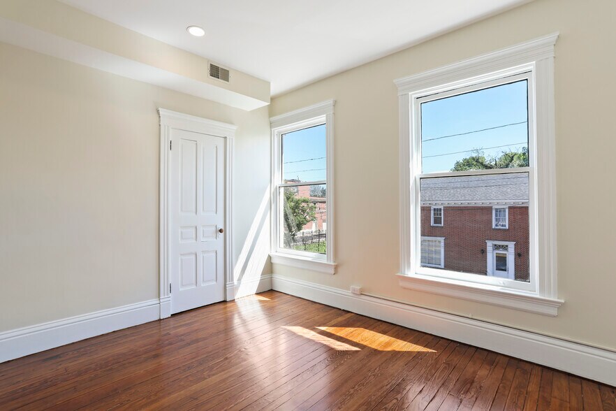 More Photos Of 408 W King St, Martinsburg Loft Creative Space For Lease