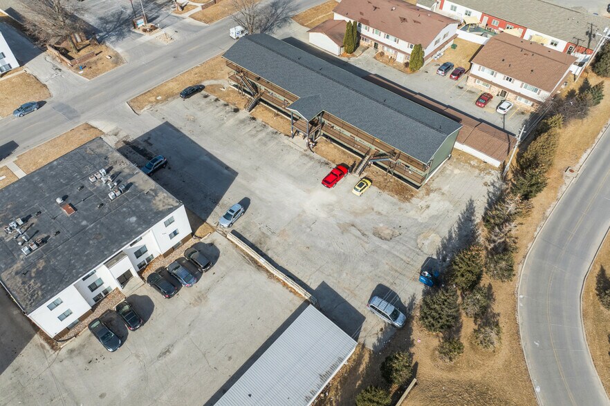 More Photos Of 3719 W 9th St, Waterloo Apartments For Sale