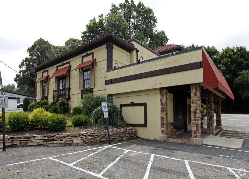 Primary Photo Of 30 Pompton Ave, Cedar Grove Restaurant For Sale