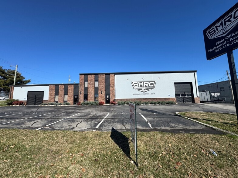 Primary Photo Of 300 Winona St, Knoxville Distribution For Lease