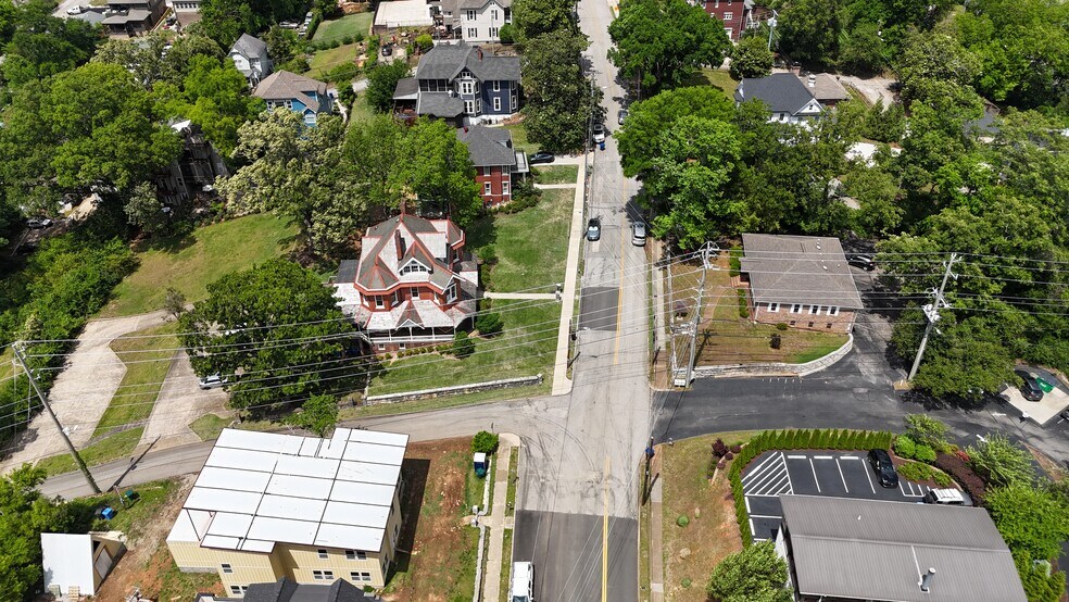 More Photos Of 300 Forest Ave, Chattanooga Office For Sale