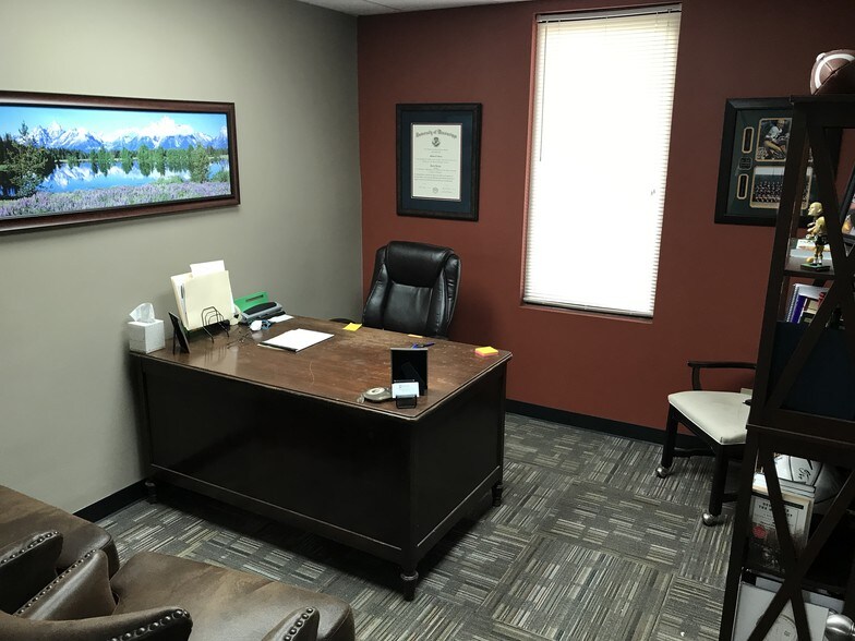 More Photos Of 165 W South St, Hernando Office Residential For Lease