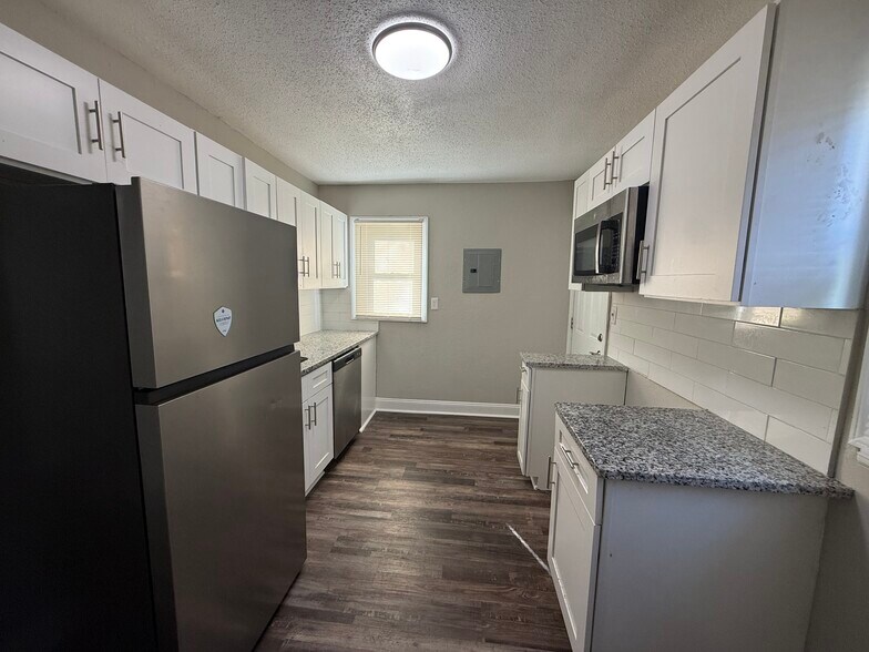 More Photos Of 2439 Carmine St, Charlotte Manufactured Housing Mobile Home Park For Sale
