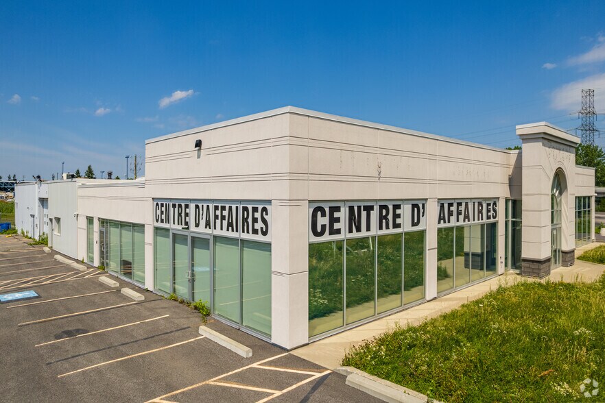 Primary Photo Of 665 Boul Clairevue O, St-Bruno-de-Montarville Light Distribution For Sale