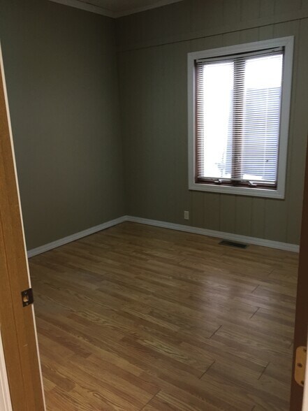 More Photos Of 410 E Stevenson Rd, Ottawa Medical For Sale