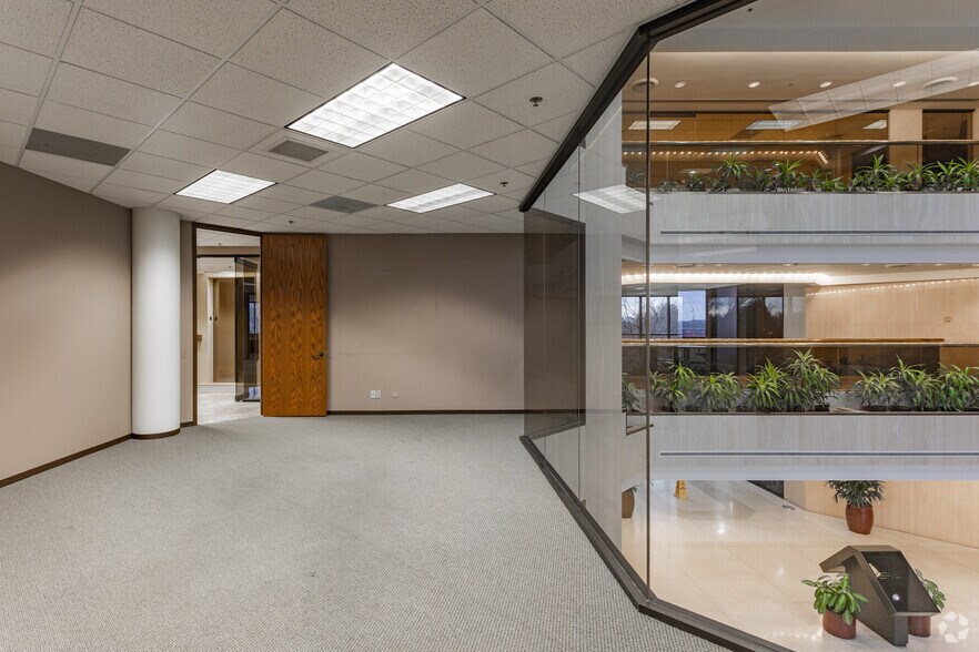 More Photos Of 1721 Moon Lake Blvd, Hoffman Estates Office For Lease