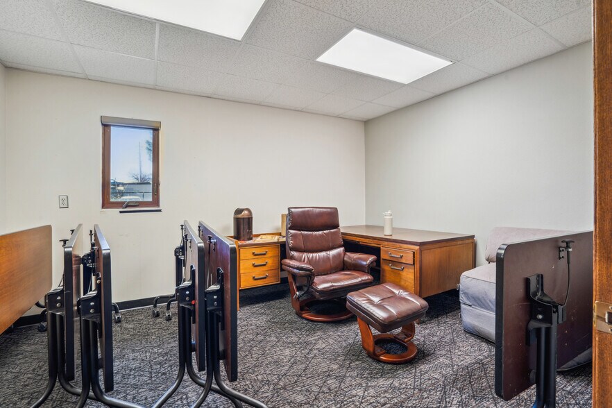More Photos Of 3640 Canterbury Ct, Waterloo Healthcare For Sale