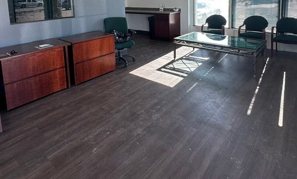 More Photos Of 6509 W Ken Caryl Ave, Littleton General Retail For Lease