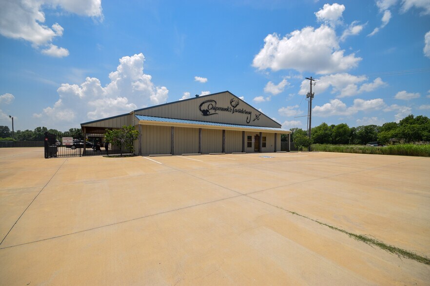 Primary Photo Of 10024 Highway 165, North Little Rock Light Manufacturing For Sale