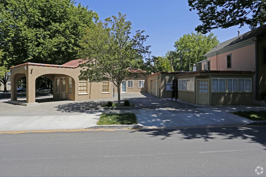 More Photos Of 2301 F St, Sacramento Freestanding For Sale