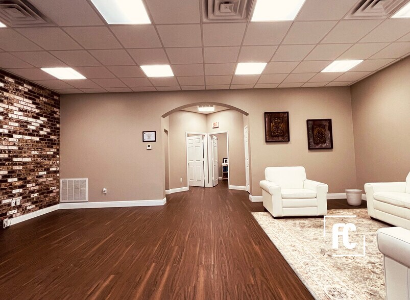 More Photos Of 2662-2698 SE Willoughby Blvd, Stuart Office For Sale