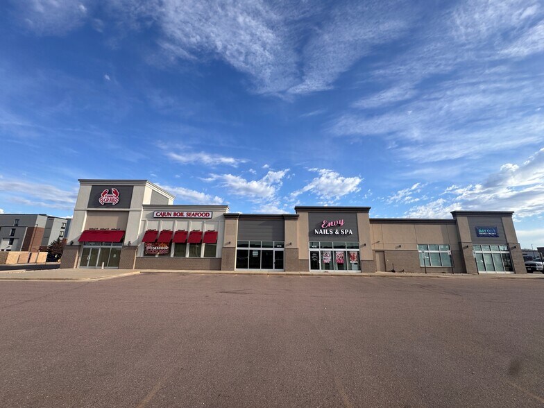 More Photos Of 4200-4300 W Empire Pl, Sioux Falls Storefront For Sale