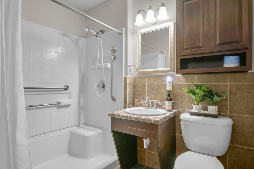More Photos Of 4107 Central Ave, Kearney Assisted Living For Sale