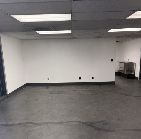 More Photos Of 2050-2070 W 7th Ave, Denver Warehouse For Sale