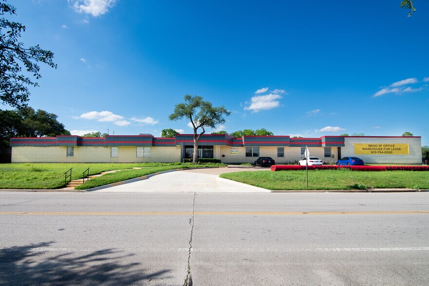 Primary Photo Of 2925 Merrell Rd, Dallas Showroom For Lease