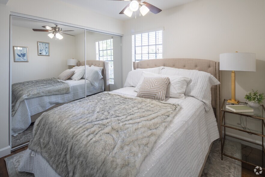 More Photos Of 4040-4060 S Hoover St, Los Angeles Apartments For Sale