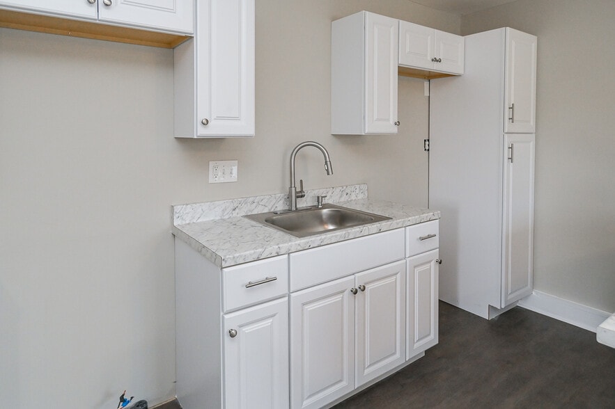 More Photos Of 9582 Heart of Dixie hwy, Arab Self Storage For Sale