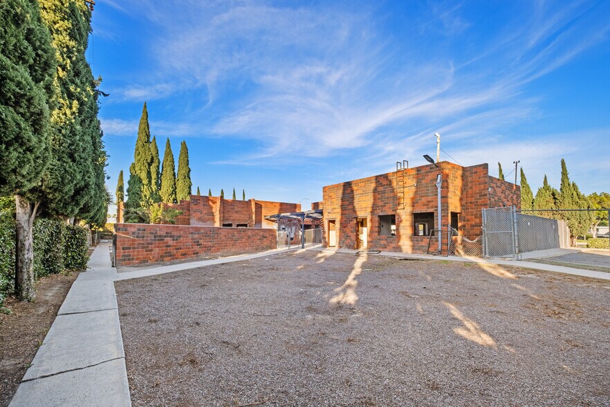 More Photos Of 1241 S Brookhurst St, Anaheim Office For Sale