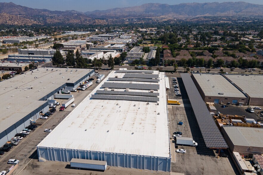 More Photos Of 21310-21314 Lassen St, Chatsworth Warehouse For Lease