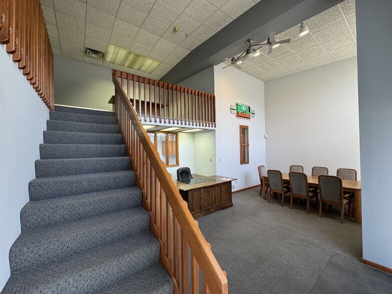 More Photos Of 1301 S Powell Rd, Independence Industrial For Lease