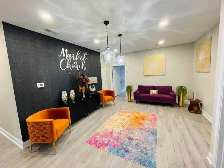 More Photos Of 101 N Market St, Benson Office For Lease