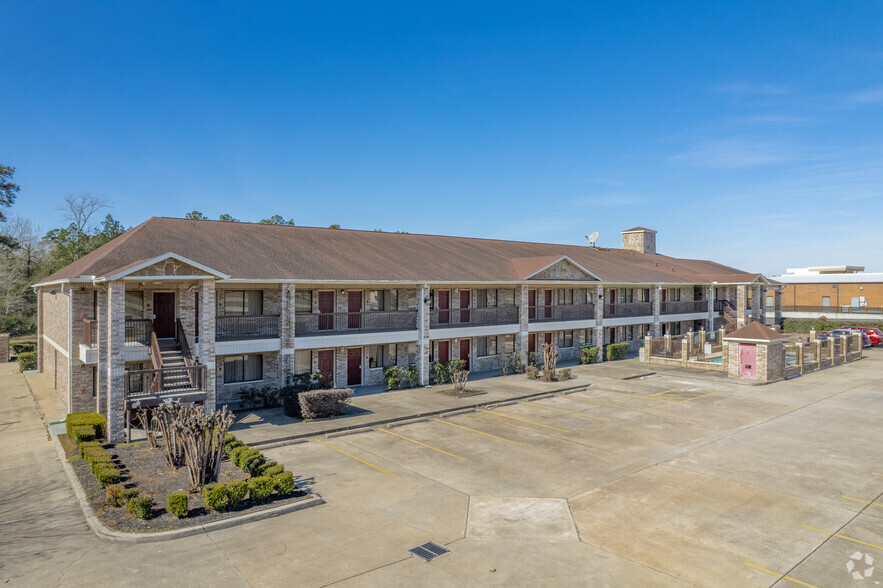 Primary Photo Of 12323 Interstate 45 N, Willis Hotel For Sale