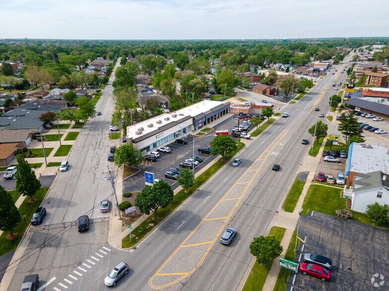 More Photos Of 9601-9609 Southwest Hwy, Oak Lawn Unknown For Lease