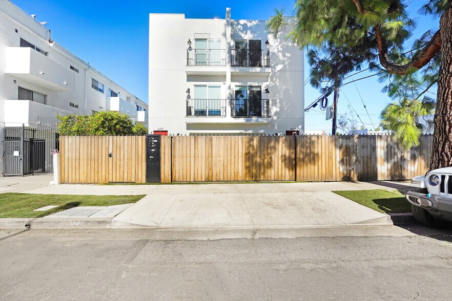More Photos Of 21719 Hart St, Canoga Park Apartments For Sale
