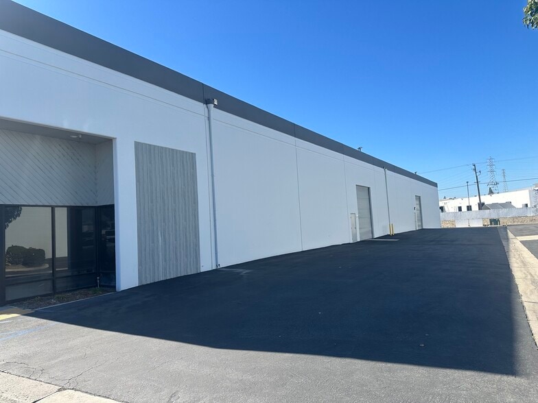 More Photos Of 1623-1625 S Sunkist St, Anaheim Warehouse For Lease