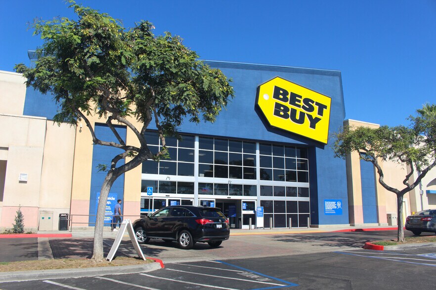 More Photos Of 2110-2178 Vista Way, Oceanside Unknown For Lease