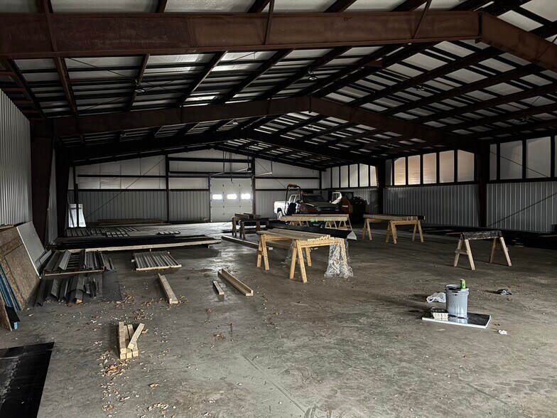 More Photos Of 150 Williams St, Elkton Light Distribution For Lease