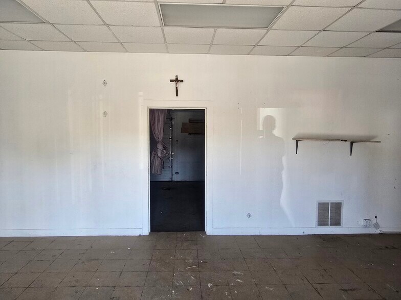 More Photos Of 1500 Fredericksburg Rd, San Antonio Freestanding For Sale