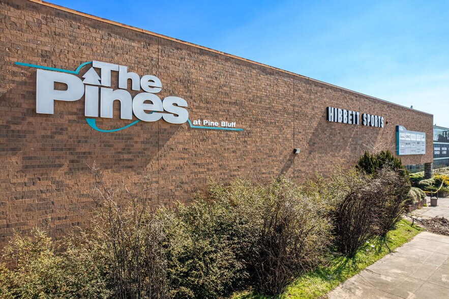 More Photos Of 2901 Pines Mall Dr, Pine Bluff Department Store For Sale