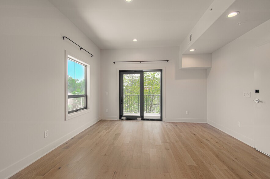 More Photos Of 200 W Gregory Blvd, Kansas City Apartments For Sale