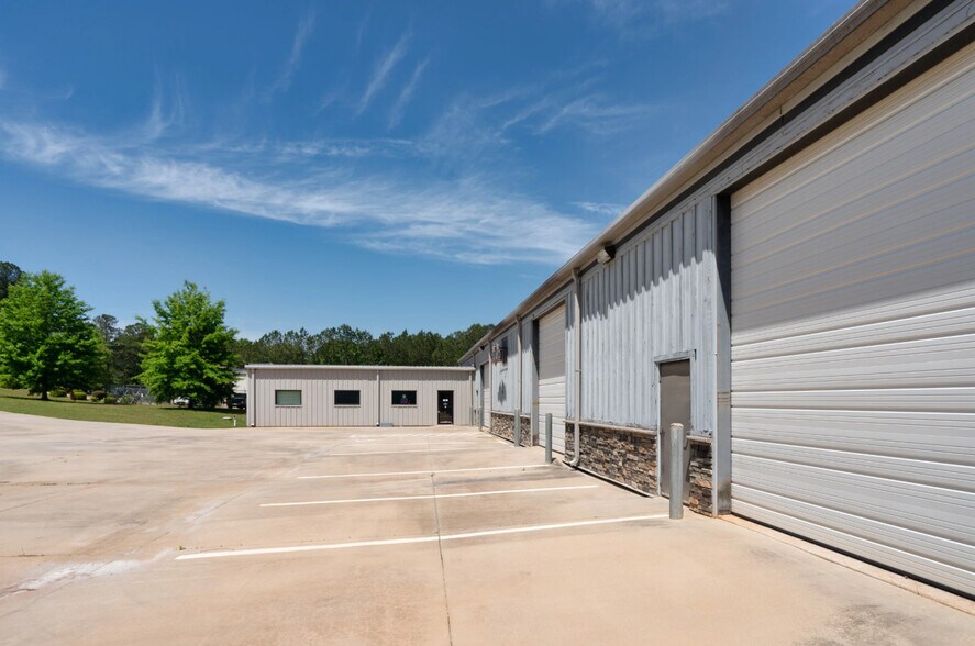 More Photos Of 20 Bellamy Pl, Stockbridge Warehouse For Sale