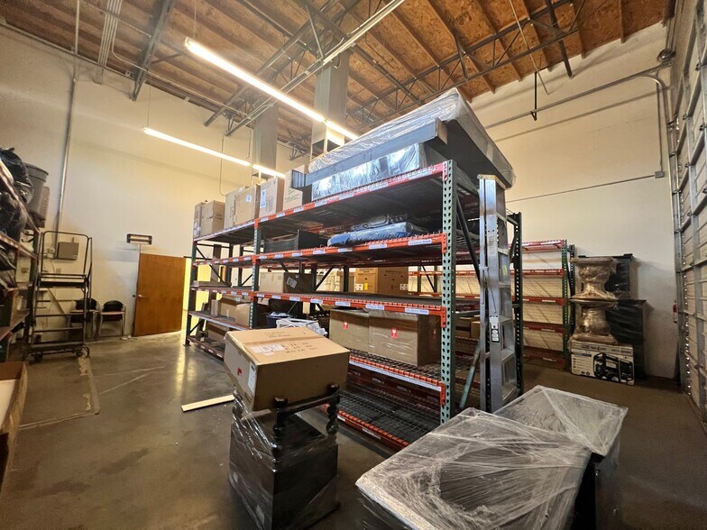 More Photos Of 2222 W Parkside Ln, Phoenix Research And Development For Sale
