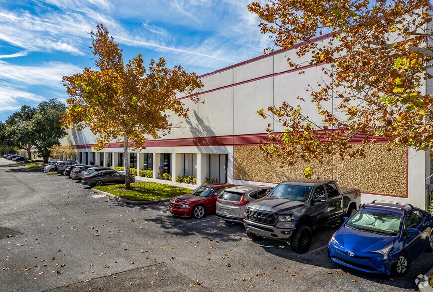 More Photos Of 12901 Starkey Rd, Largo Light Manufacturing For Lease